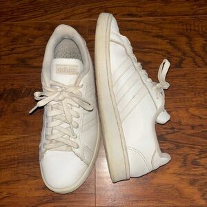 adidas Grand Court 2.0 White Low-Top Leather Sneakers with Cloudfoam Women’s 9.5